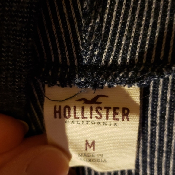 Hollister juniors hooded sweatshirt  size Medium - Picture 2 of 3